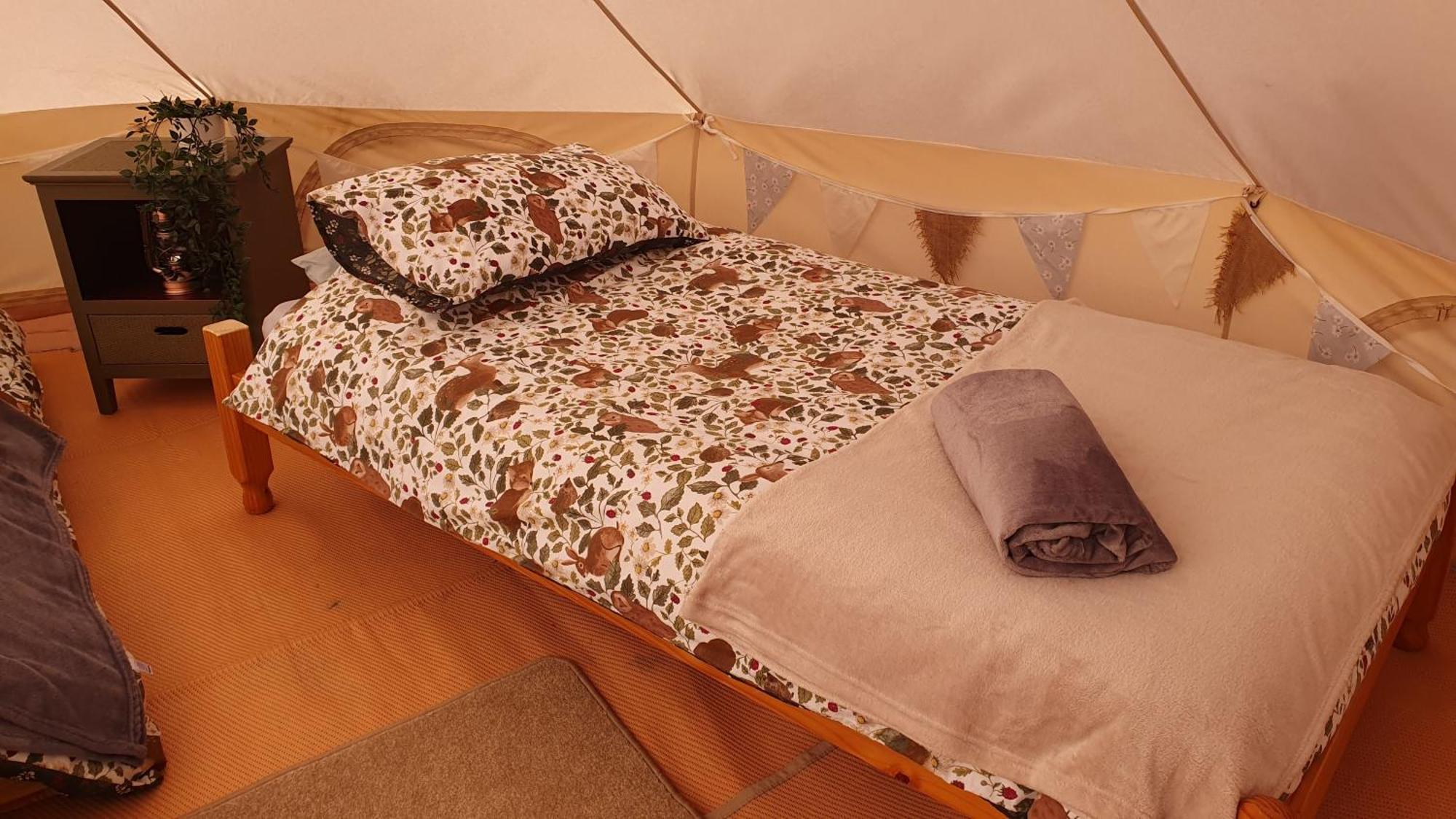 Calon Y Goedwig Glamping Hotel Llandovery Ngoại thất bức ảnh