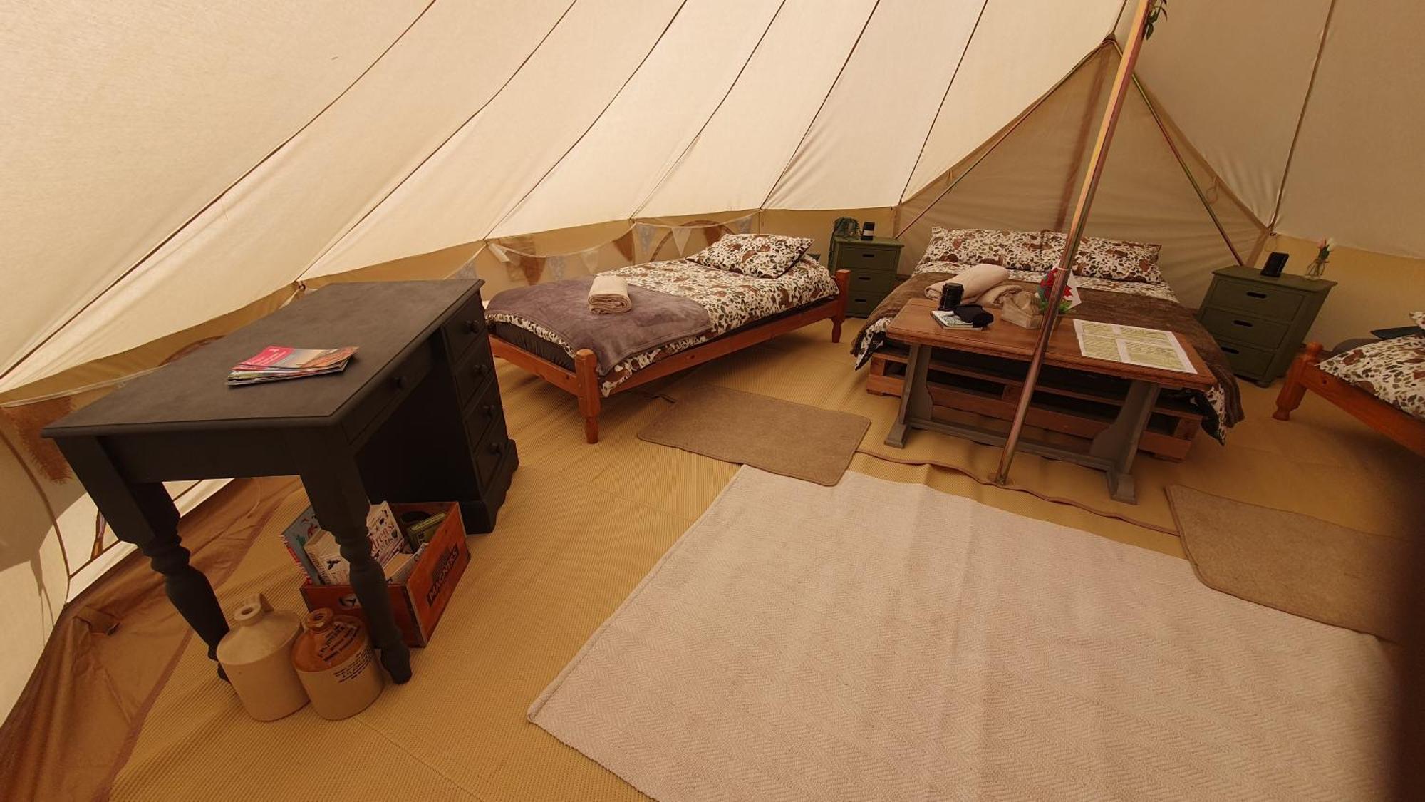 Calon Y Goedwig Glamping Hotel Llandovery Ngoại thất bức ảnh